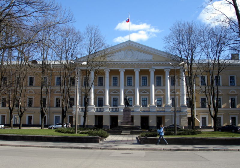 Файл:Ru pskov dom sovetov 07.JPG