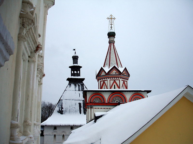 Файл:Ru zvenigorod monastery shatry krasnaja turn church troickaja 09.jpg