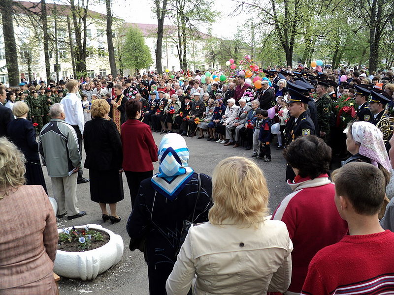 Файл:Ru kaluga reg medyn 9 may narod 11.JPG