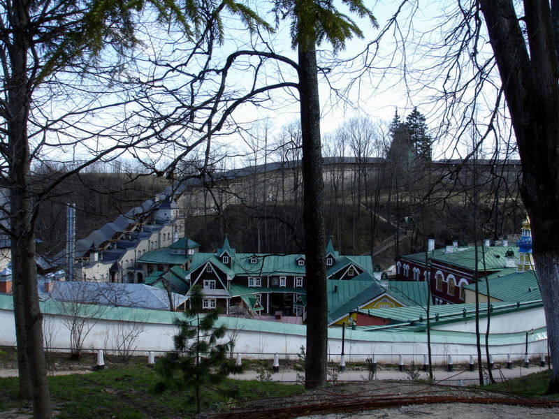 Файл:Ru peshory pskovo pechersky monastery vnutri 07.JPG