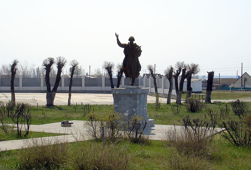 Файл:Ru 5morsk solders monument 09.jpg