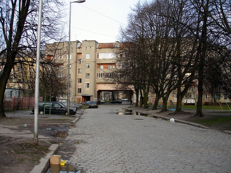 Файл:Ru kaliningrad dvor brus4atka 08.jpg