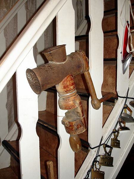 Файл:Ru yaroslavl museum music taim mjasorubka 08.jpg
