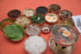 Dprk pyongyang food 05.jpg