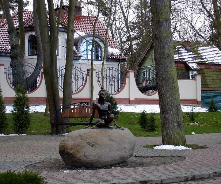 Файл:Ru svetlogorsk zarevna laguska lenin street voksal 08.jpg