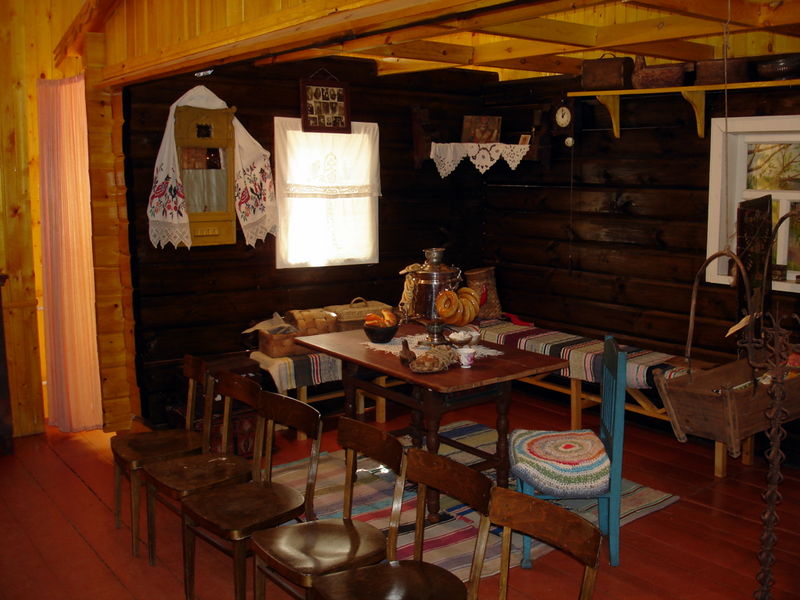 Файл:Ru nuksenica museum zal derevni 10.JPG