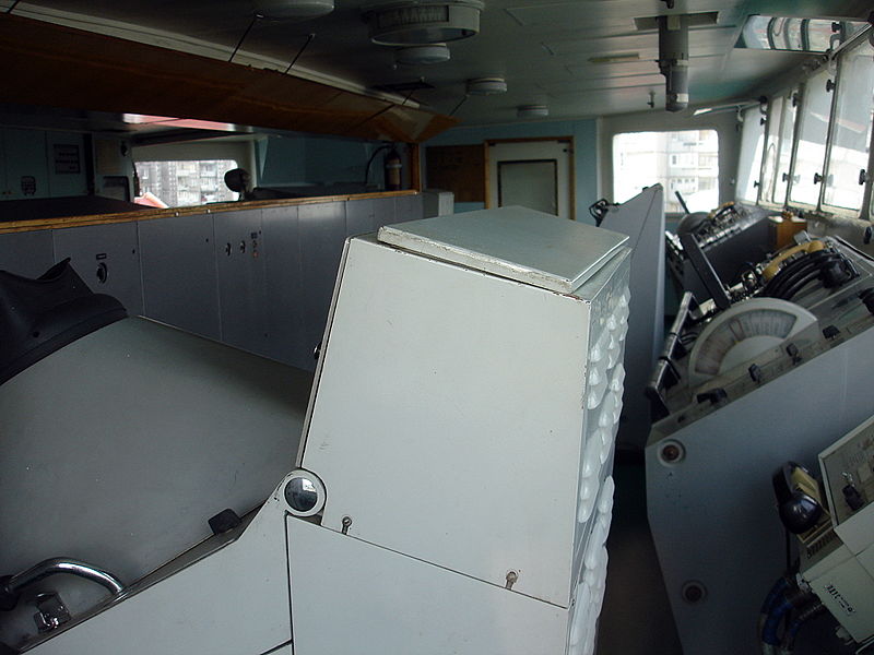 Файл:Ru kaliningrad ocean museum pacaev rubka 08.jpg