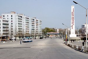 Dprk wonsan street bus 05.jpg