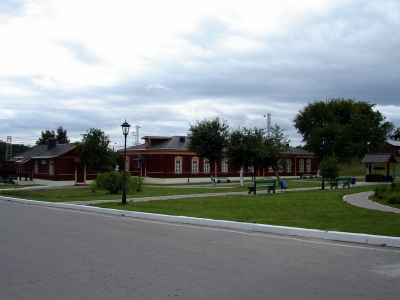 Файл:Ru yasnaya polyana kozlova zaseka railway station 06.jpg