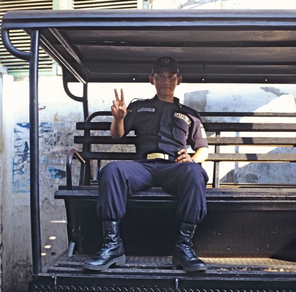 Файл:ID Jakarta Glodok is Safe.jpg