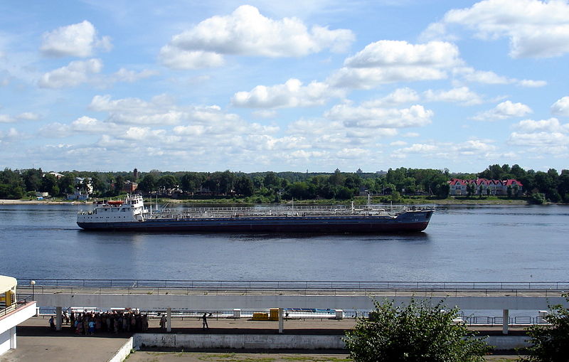 Файл:Ru tanker volgoneft-54 yaroslavl 08.jpg