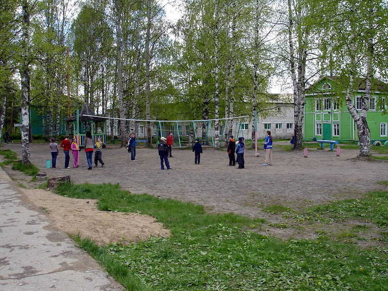 Файл:Ru krasnoborsk soloniha sport square 08.JPG