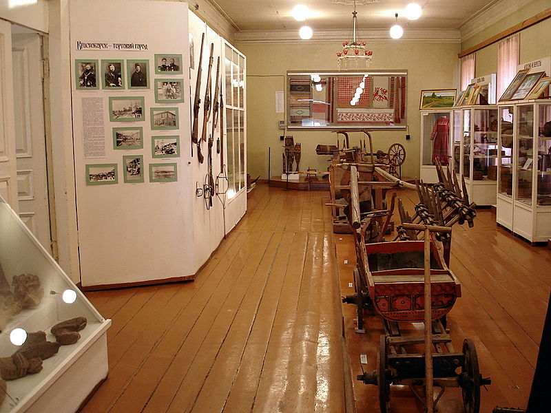 Файл:Ru krasnoborsk museum central hall 08.JPG