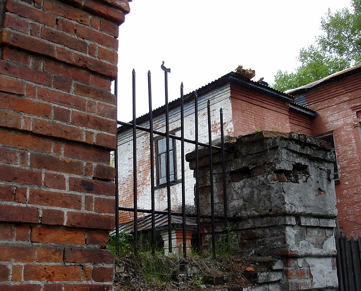 Файл:Ru arch reg solvychegodsk fragment zabora 08.JPG
