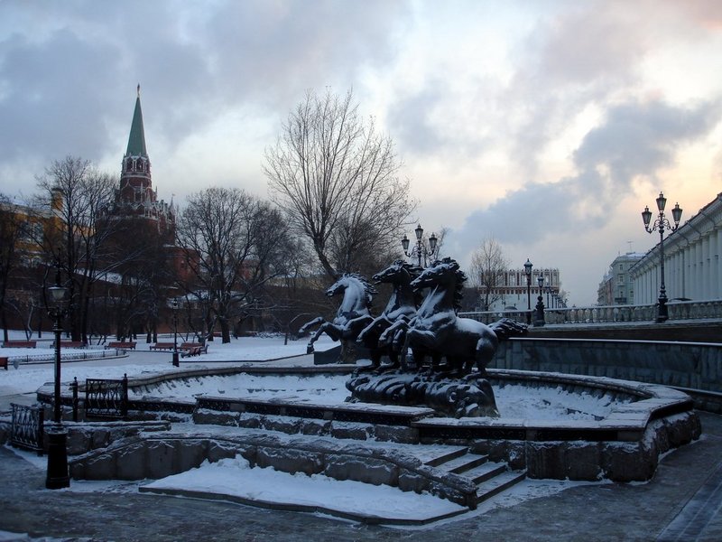 Файл:Ru moscow alex garten pflege 06.JPG