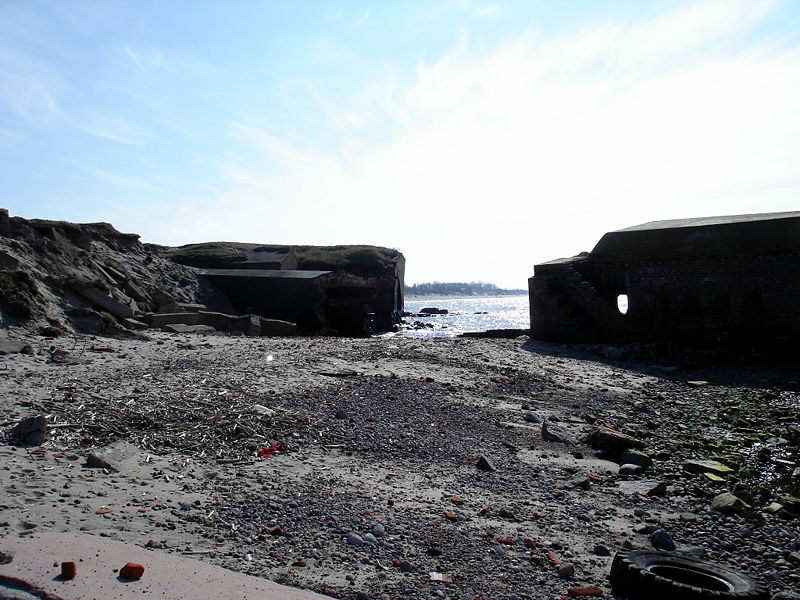 Файл:Ru baltiysk kosa fort zapadnja ruine 1 08.jpg