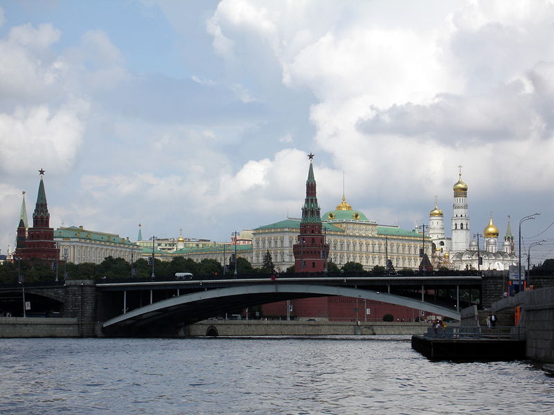 Файл:Ru moscow river bridge b kamenny kremlin 08.jpg