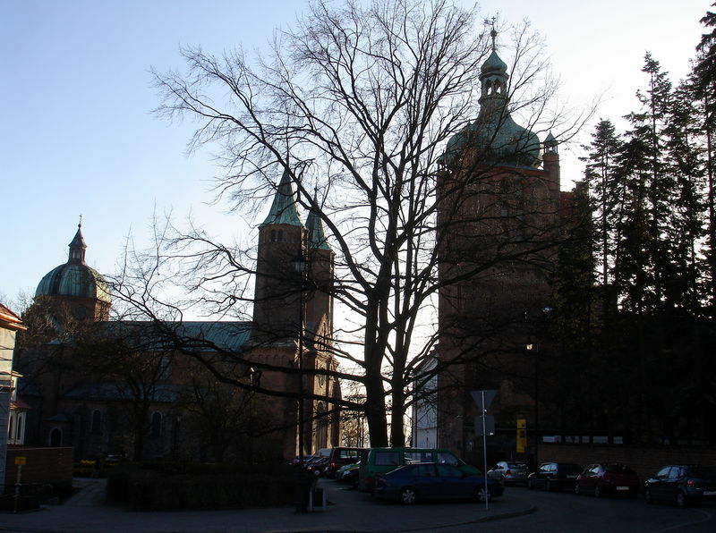 Файл:Pl plock tumski holm voznes sobor turn clock 09.jpg