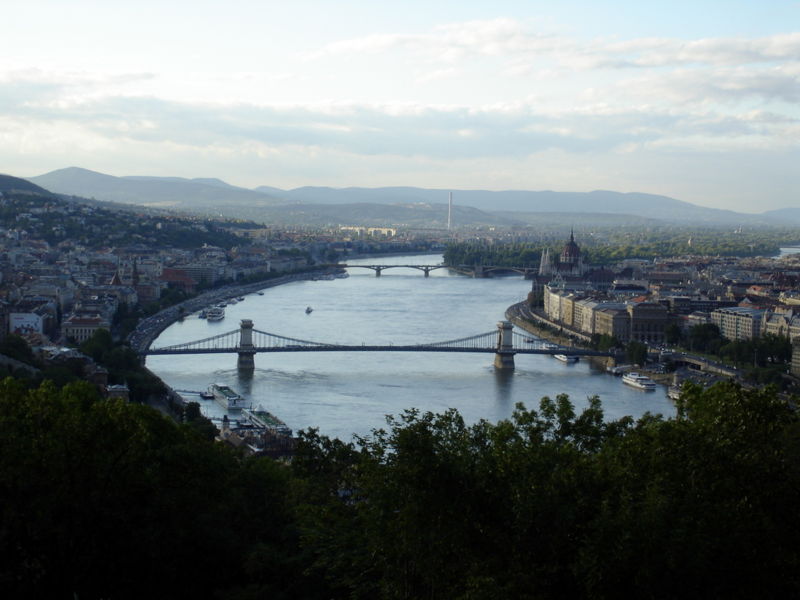 Файл:Hu budapest danube view chain bridge 07.JPG