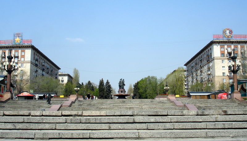 Файл:Ru volgograd central lestnica fontan iskusstvo 09.jpg