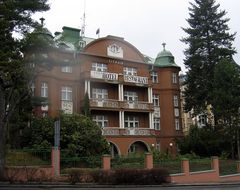 Cz kv hotel villa titania 06.JPG