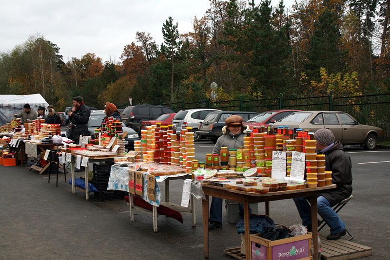 Файл:Ru kaluga region optina bazar 08.jpg