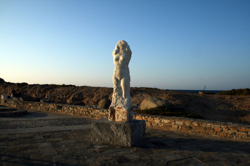 Файл:GR Naxos Portara Statue.jpg