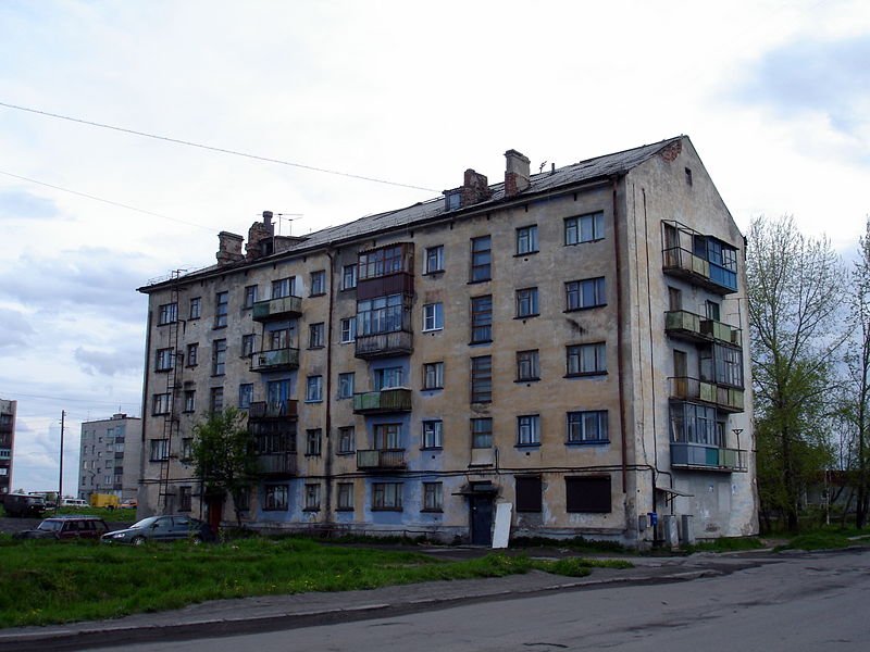 Файл:Ru belomorsk haus hundertwasser 08.JPG
