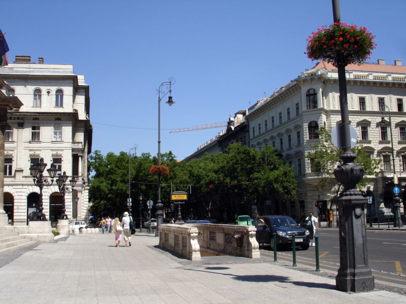Файл:Hu budapest street 2 07.JPG