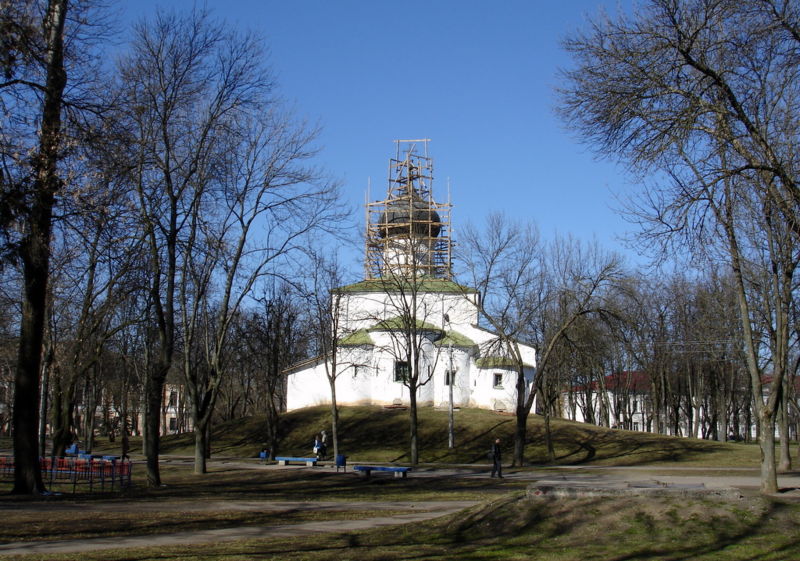 Файл:Ru pskov church vasilij na gorke 07.JPG