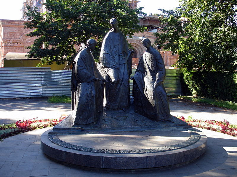 Файл:Ru yaroslavl troica monument 08.jpg