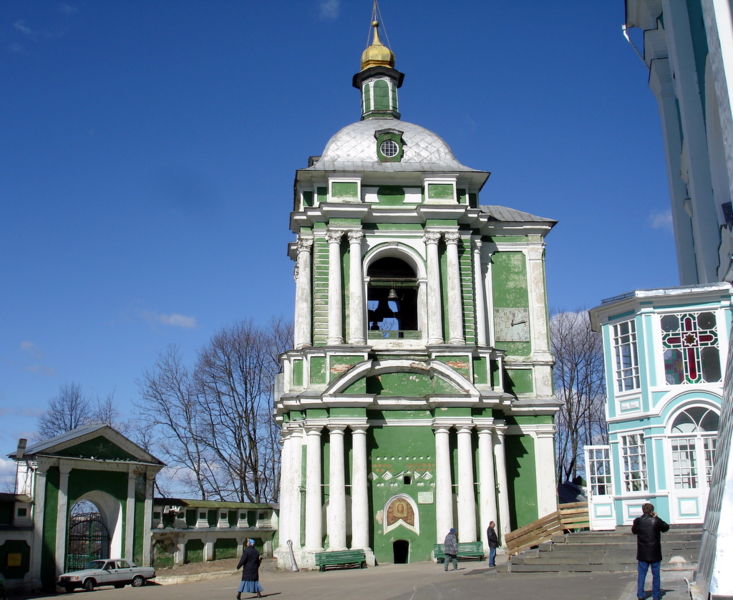 Файл:Ru smolensk kolokolnja uspenskogo sobora 07.JPG