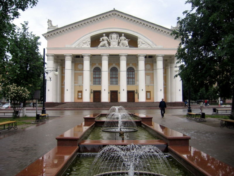 Файл:Ru kaluga dram theatre 07.jpg