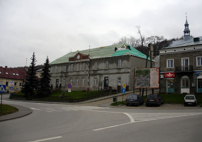 Файл:Pl checiny rynok admin 09.jpg