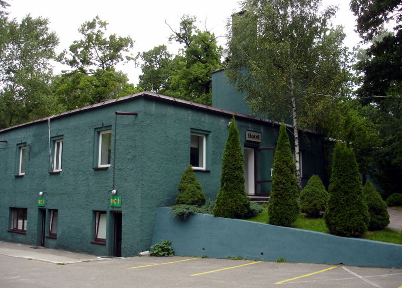 Файл:Pl wolfsschanze hotel restaurant 09.jpg