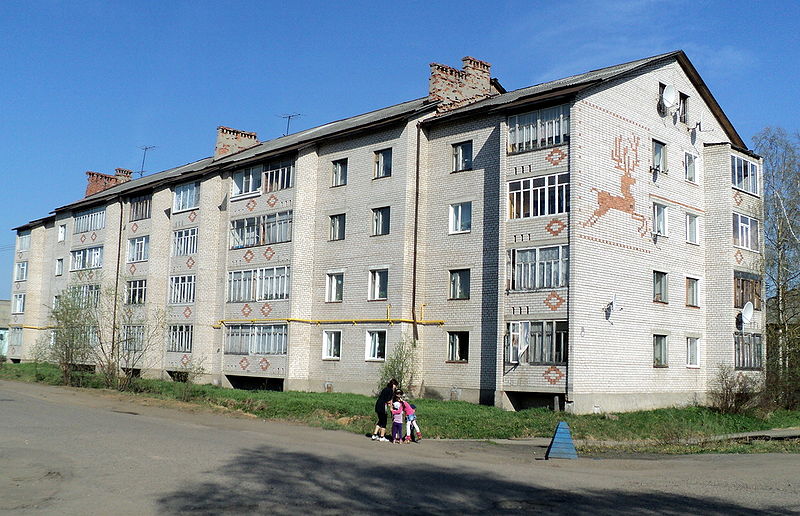 Файл:Ru yarensk trudovaja str dom 12.JPG