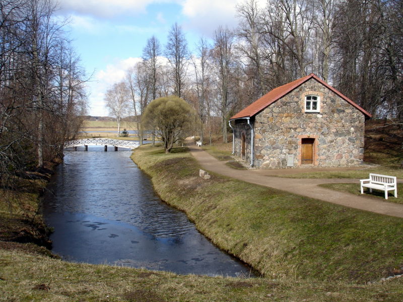 Файл:Ru pusgory mihajlovskoe ambar lnohranilise 07.JPG