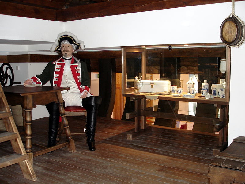 Файл:Ru kaliningrad ocean museum pakhaus kapitan 08.jpg