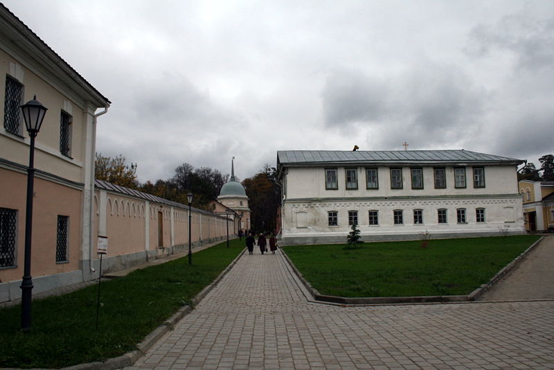 Файл:Ru kaluga region optina hotel palomnik 08.jpg