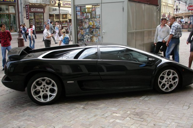 Файл:Ru moscow old arbat lamborgini 05.JPG