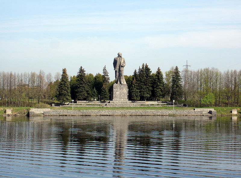 Файл:Ru moscow region dubna canal lenin monument 08.jpg