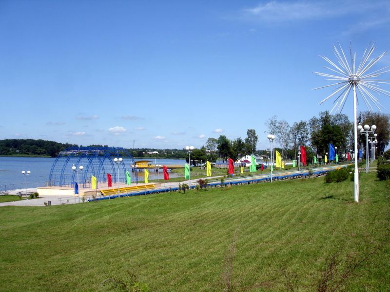 Файл:By miadzel amfiteatr mjastro lake 09.jpg