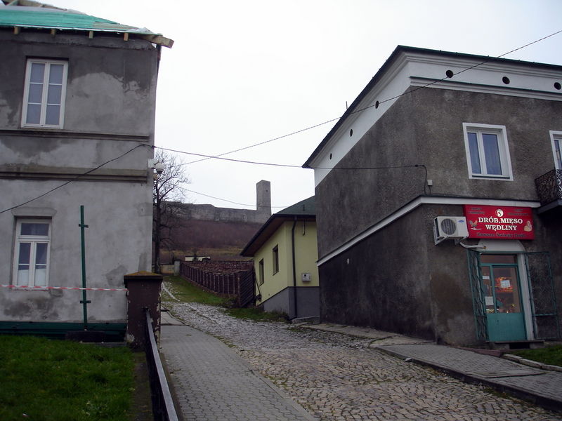 Файл:Pl checiny street zamok 09.jpg