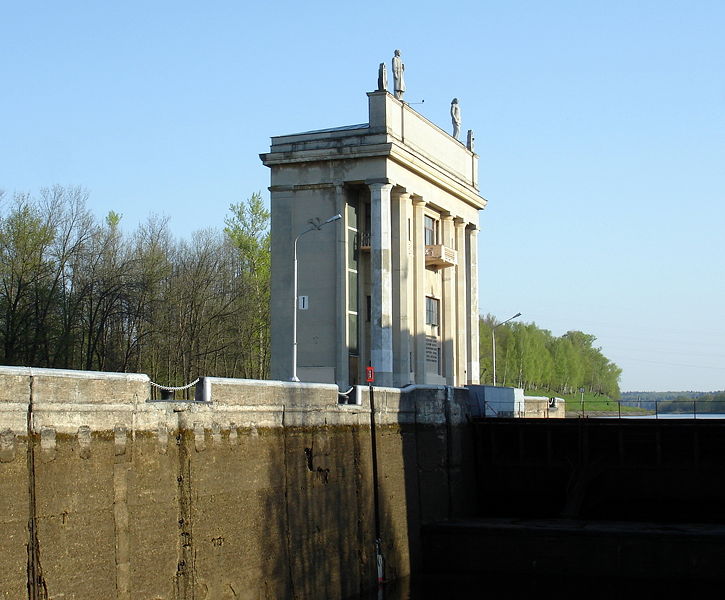 Файл:Ru moscow kanal 6 sluz high tor sculpture 08.jpg