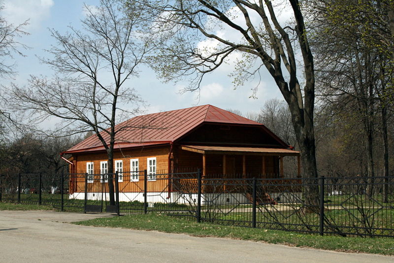 Файл:Ru orel region spasskoe lutovinovo bogadelnja 08.jpg