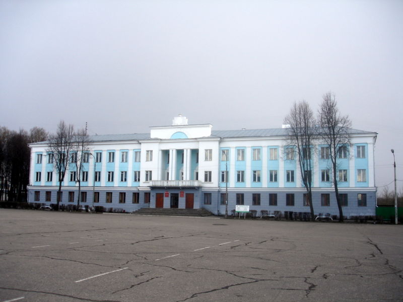 Файл:Ru velluki lenin square selhoz academy 07.JPG
