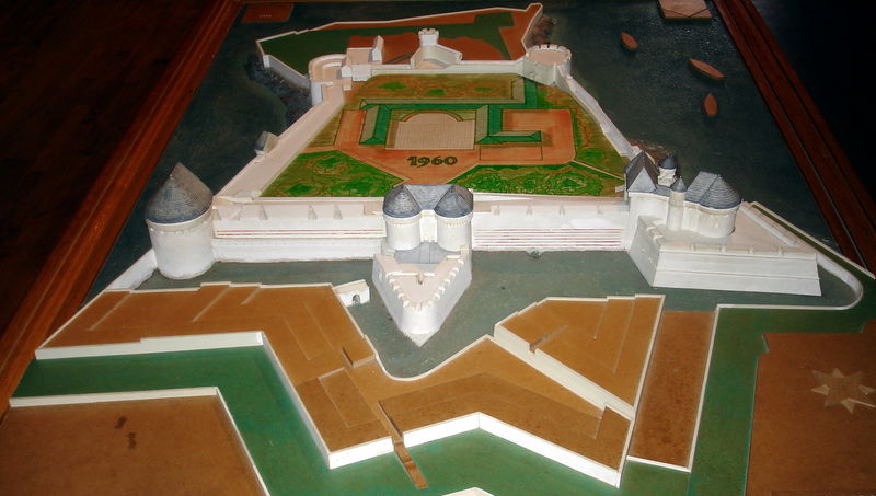 Файл:Fr brest zamok maket 10.JPG