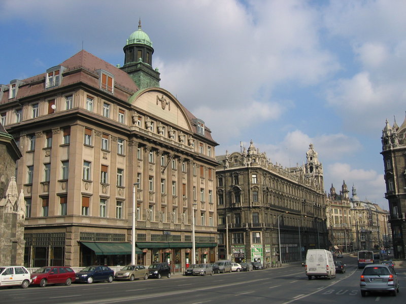 Файл:Hu Budapest Buildings Szabad January 2006.jpg