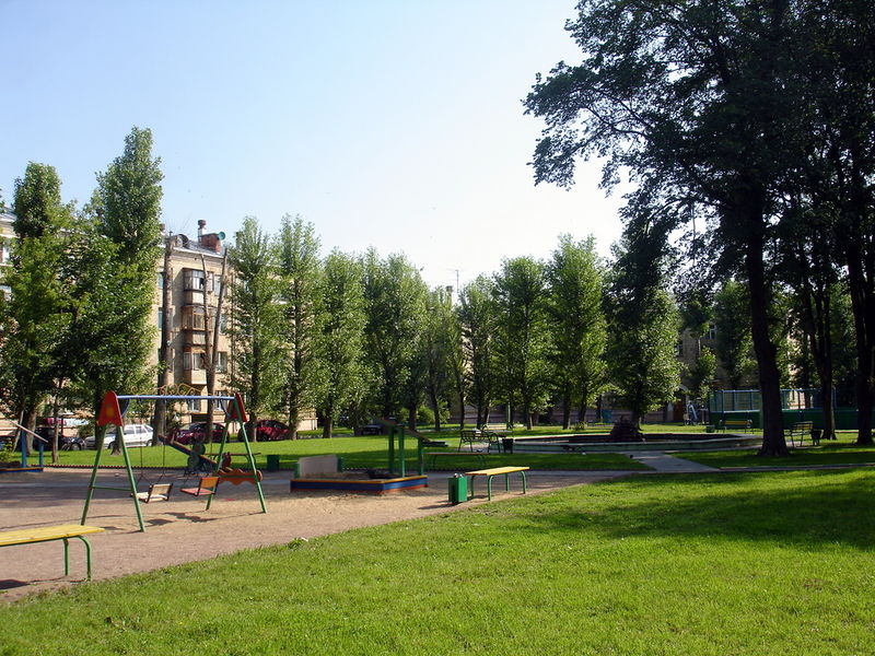 Файл:Ru vosto4ny glavn 9 may dvor 10.JPG